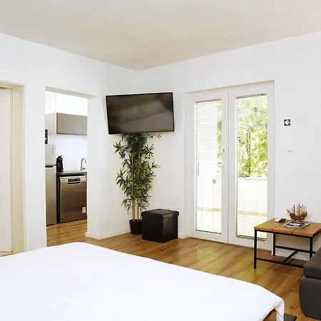 Gea - Peaceful & Quiet - Queen Bed, Modern, Parking Apartamento Nin