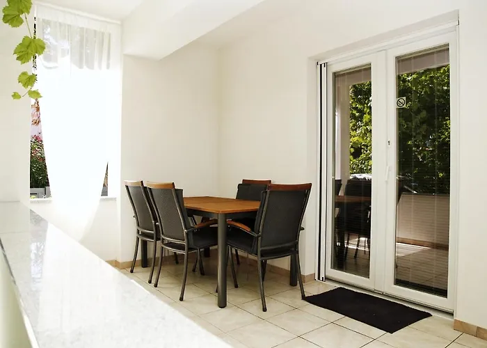 Gea - Peaceful & Quiet - Queen Bed, Modern, Parking * Nin